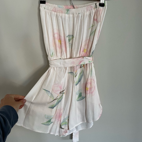 NWOT Unworn Plum Pretty Sugar Strapless Floral Romper - Picture 3 of 9